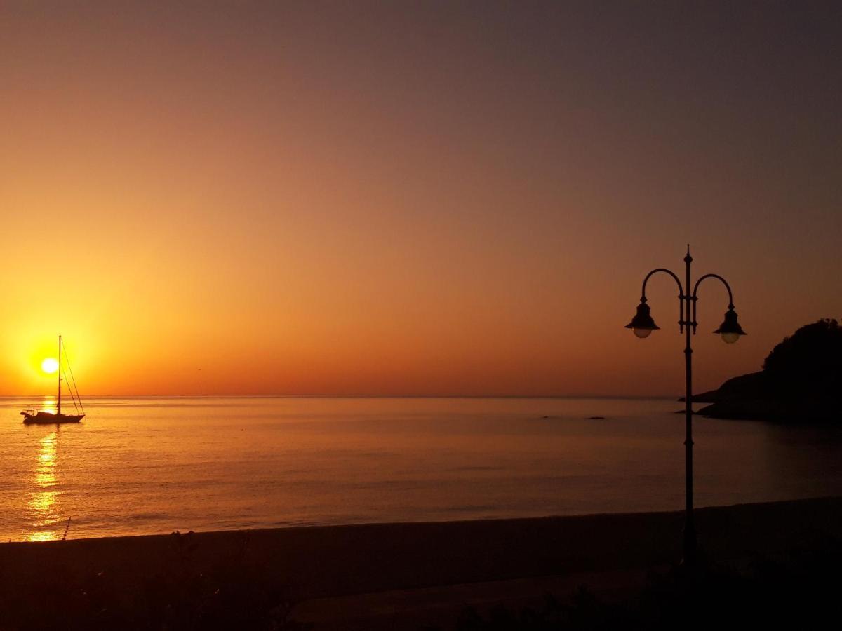 Papa Nero Beach House Agios Ioannis  Екстериор снимка
